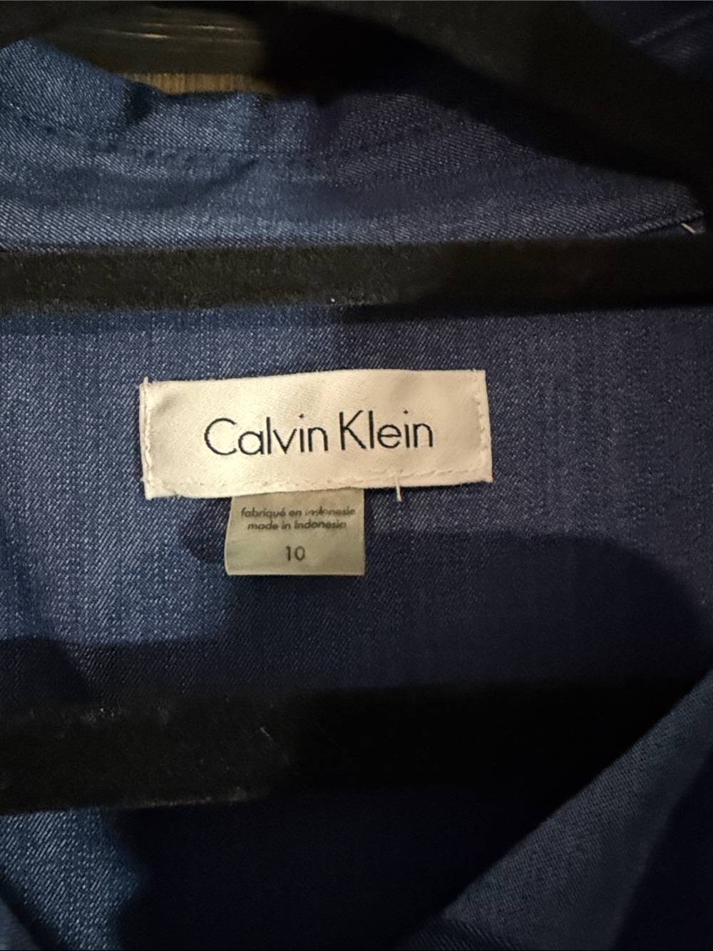 Calvin Klein Sleeveless Button-Front Chambray Midi Dress in Blue - Picture 2 of 4